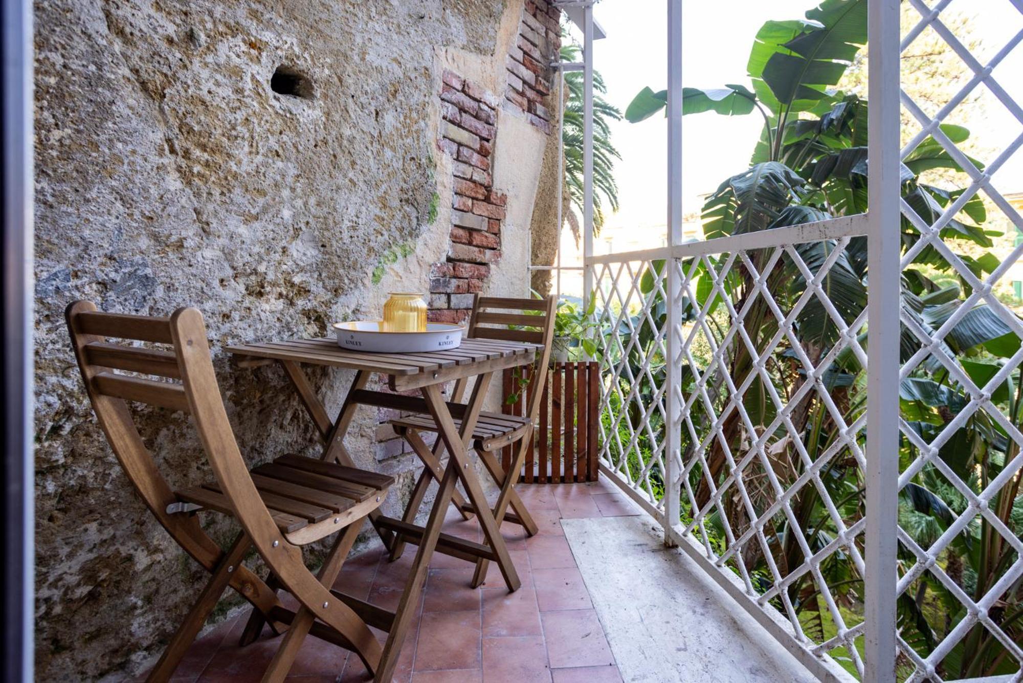 Molo Caracciolo Apartment Naples Luaran gambar